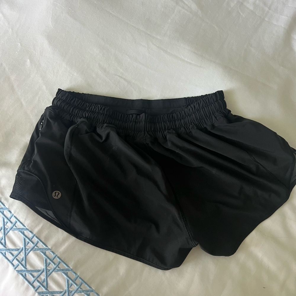 Lululemon Hotty Hot Shorts 2.5”